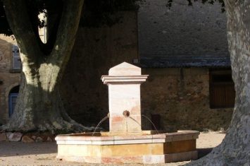 fontaine-marbre-Caunes-Minervois